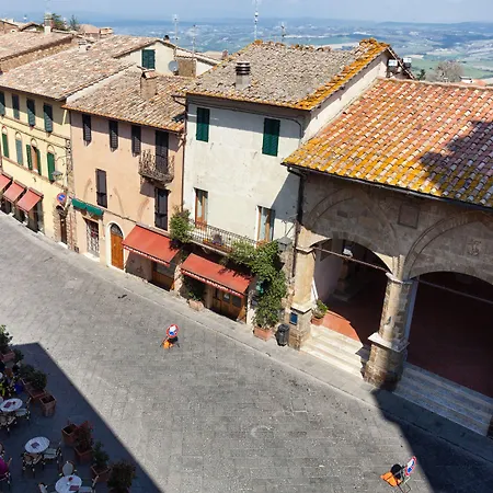 Scalette Di Piazza Montalcino